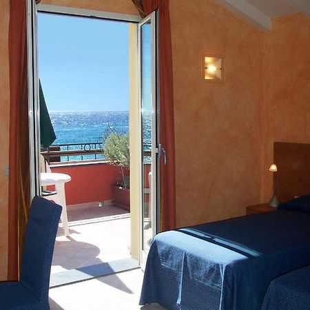 Acqua Di Mare Bed and Breakfast Bordighera Eksteriør billede