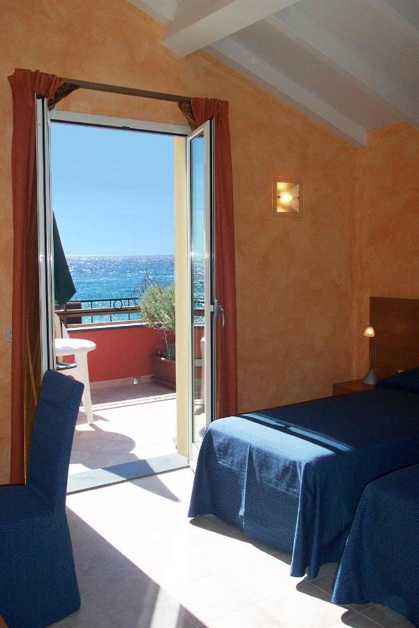 Acqua Di Mare Bed and Breakfast Bordighera Eksteriør billede